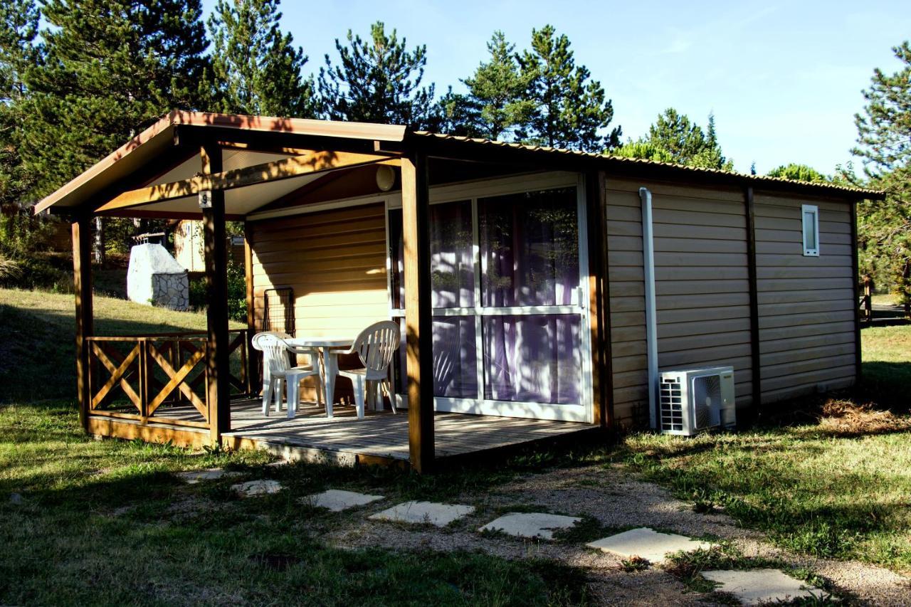 Camping Municipal La Sapinette Quillan Bagian luar foto